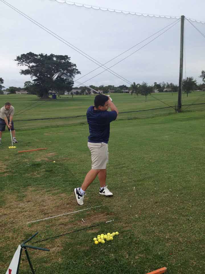 beginner golfer improving golf swing